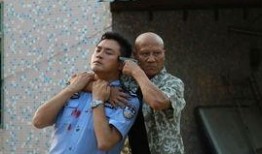 电视剧背影在线观看,温情回忆，穿越时空的父子情深