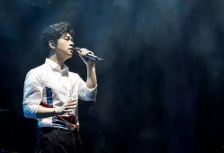 李健爆料理工男友视频,揭秘娱乐圈背后的爱情故事